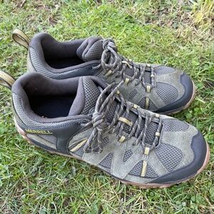 Men’s Merrell Low Hikers (like new!)
